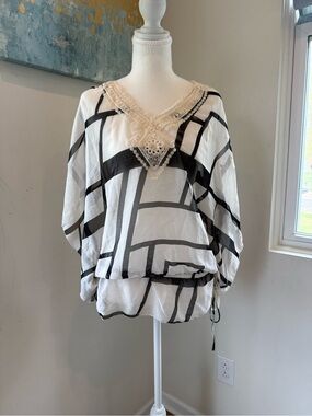 Sheer Black/White Abstract Blouse Parisian Chic Soft Noir Lace Neck Size M